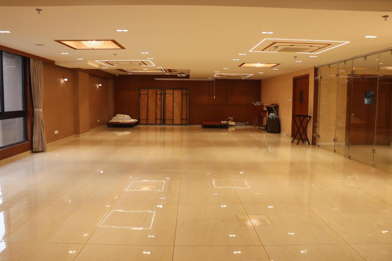 Sk Lords Inn Ahmedabad Luaran gambar