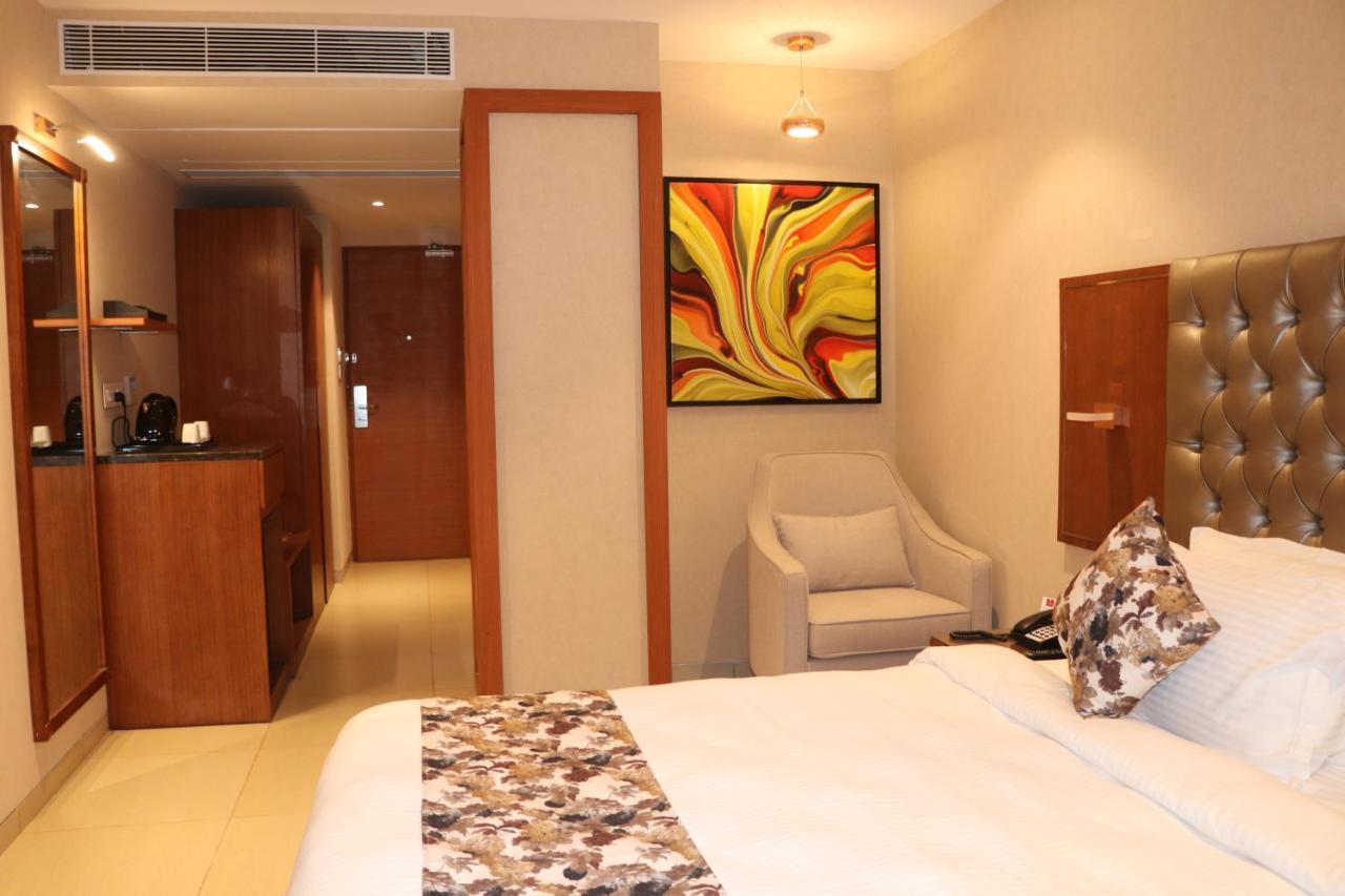 Sk Lords Inn Ahmedabad Luaran gambar