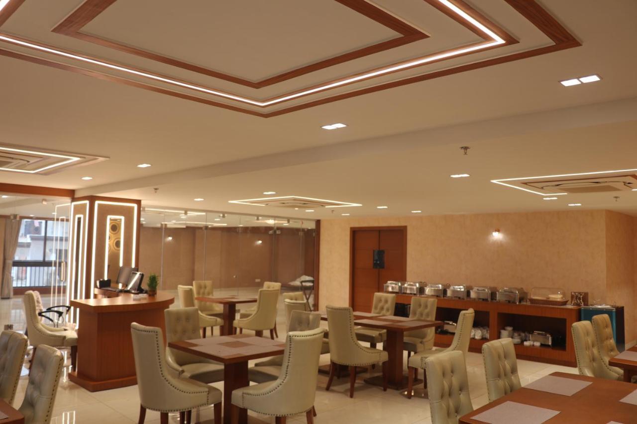 Sk Lords Inn Ahmedabad Luaran gambar