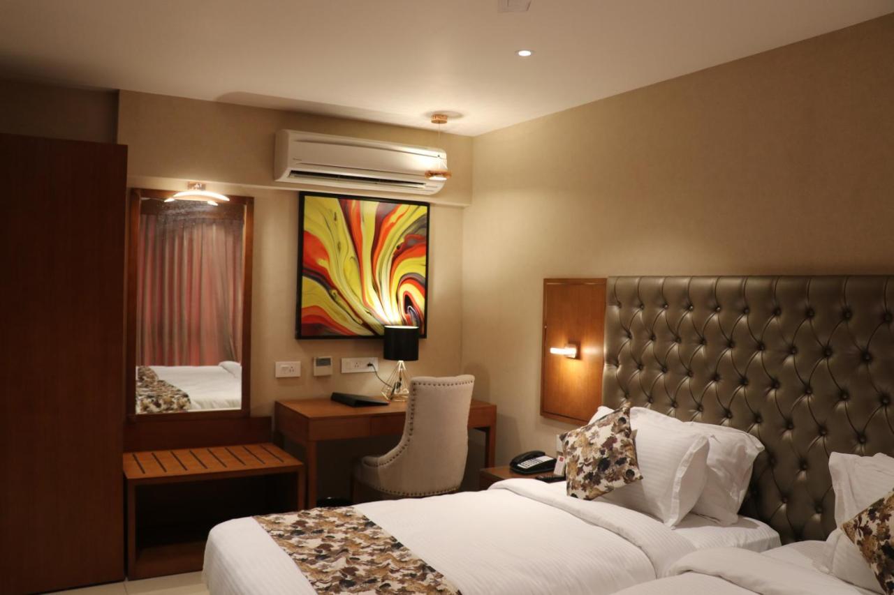 Sk Lords Inn Ahmedabad Luaran gambar