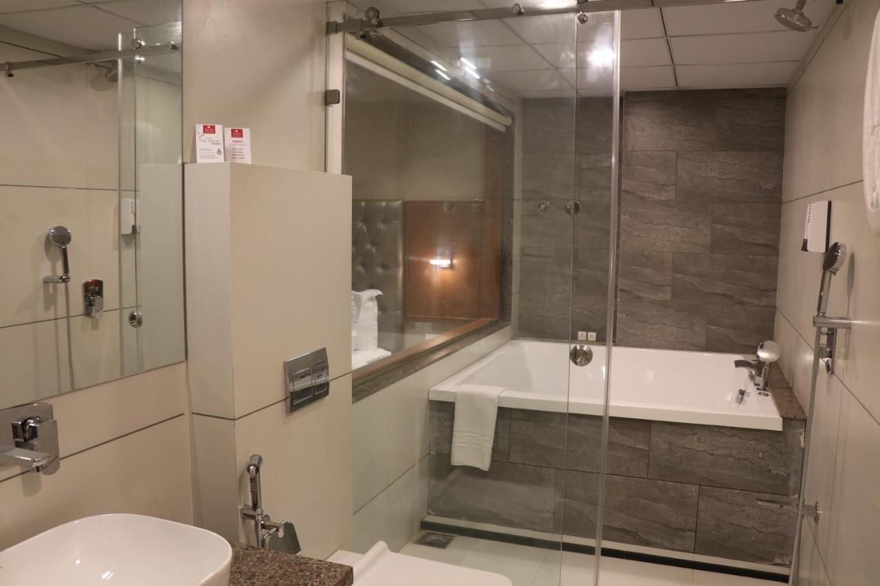 Sk Lords Inn Ahmedabad Luaran gambar