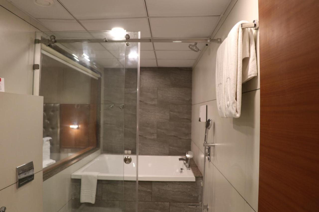 Sk Lords Inn Ahmedabad Luaran gambar