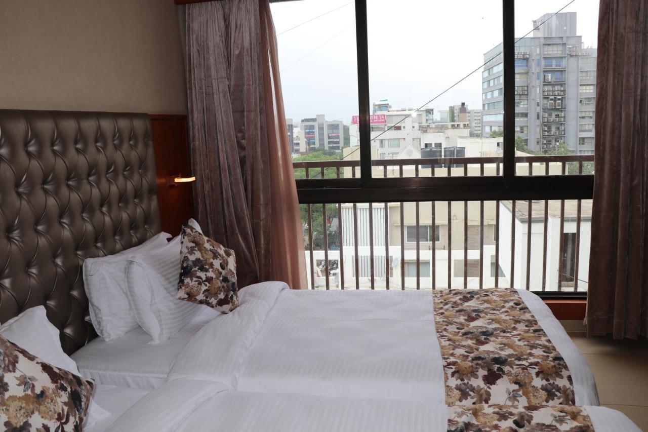 Sk Lords Inn Ahmedabad Luaran gambar