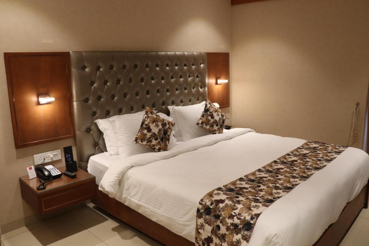 Sk Lords Inn Ahmedabad Luaran gambar