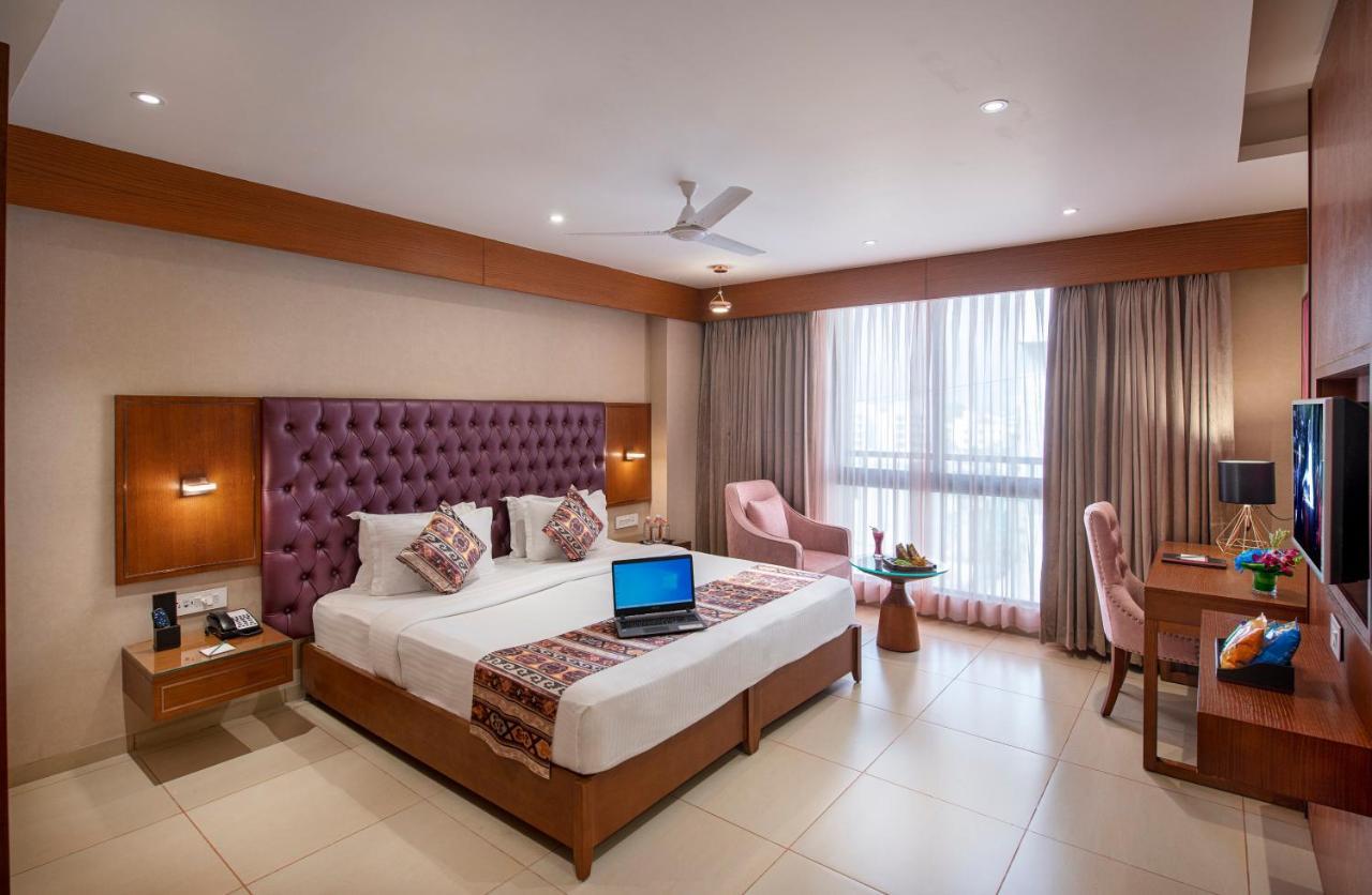 Sk Lords Inn Ahmedabad Luaran gambar