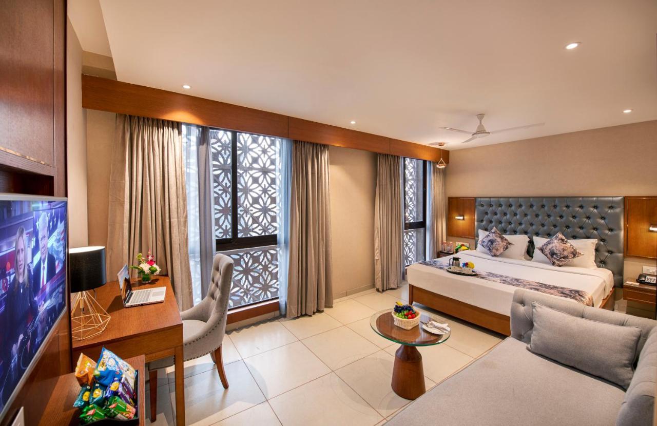 Sk Lords Inn Ahmedabad Luaran gambar