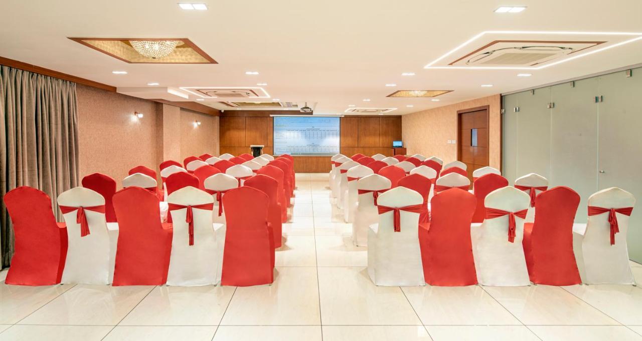 Sk Lords Inn Ahmedabad Luaran gambar