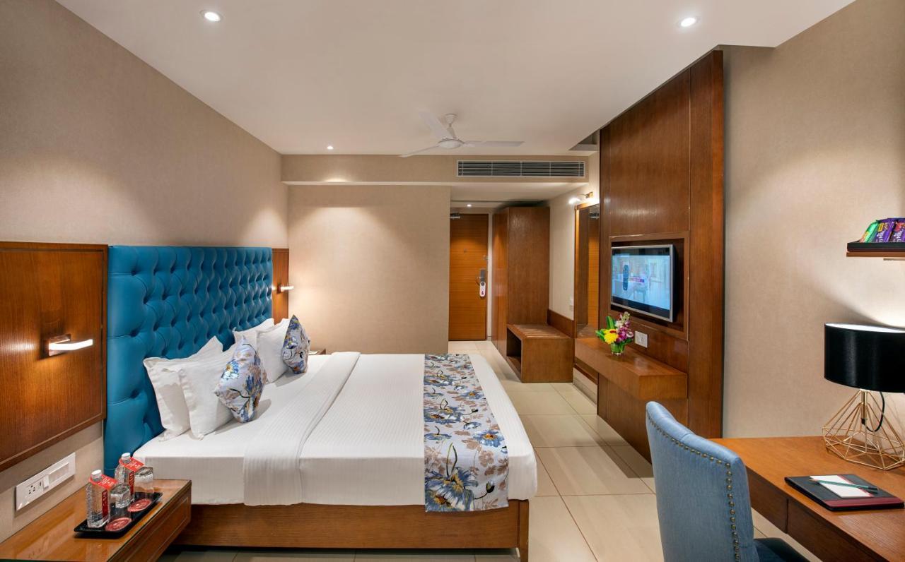 Sk Lords Inn Ahmedabad Luaran gambar