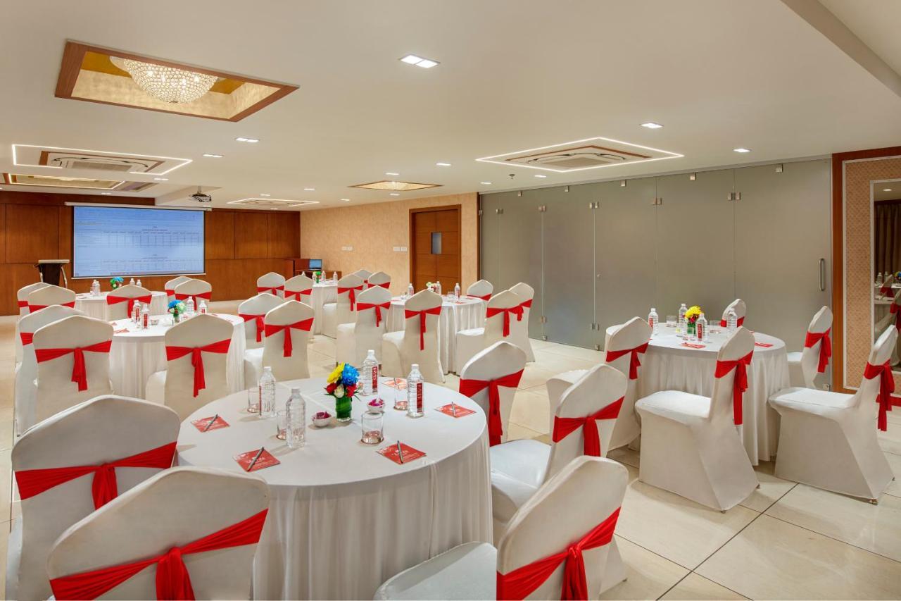 Sk Lords Inn Ahmedabad Luaran gambar