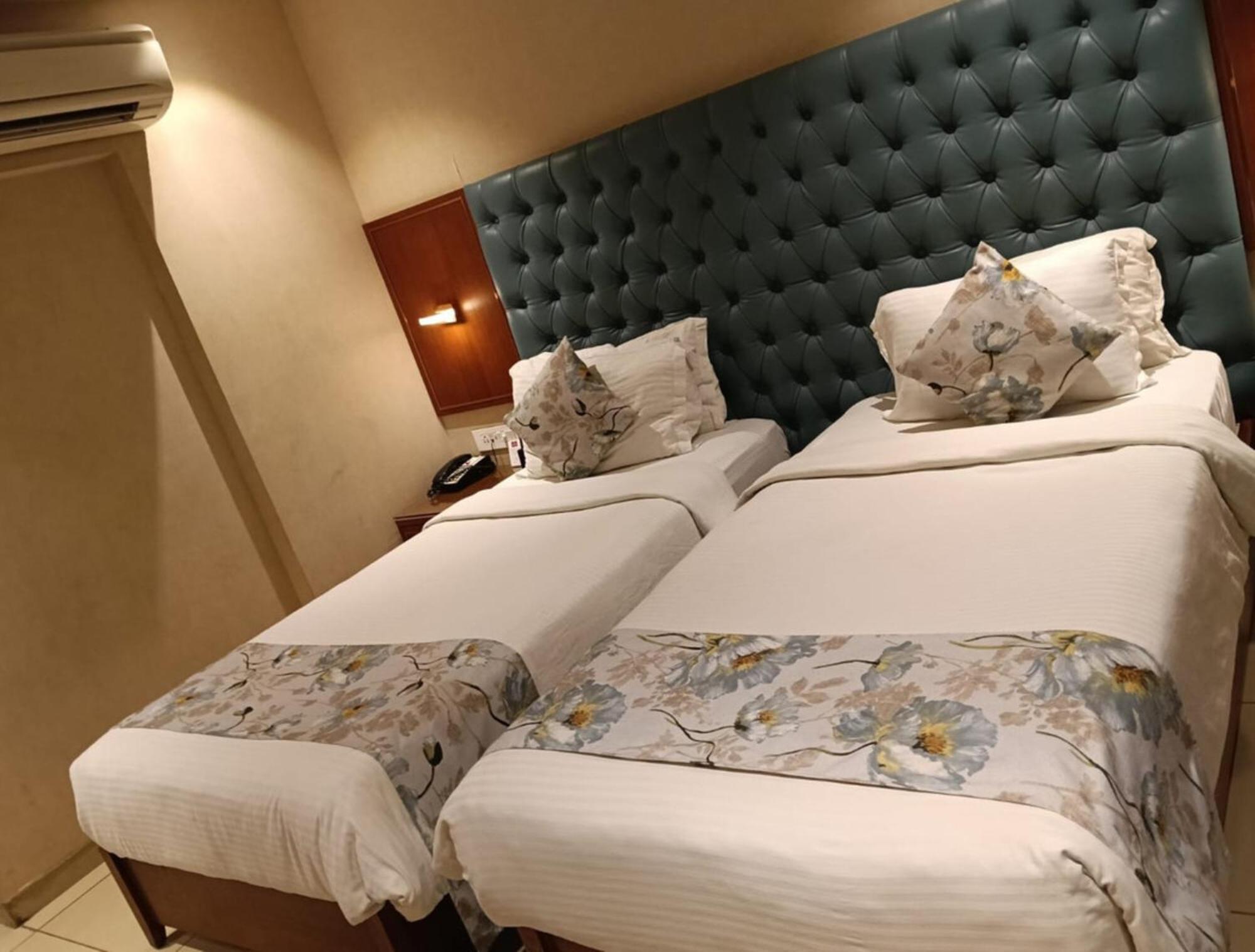 Sk Lords Inn Ahmedabad Luaran gambar